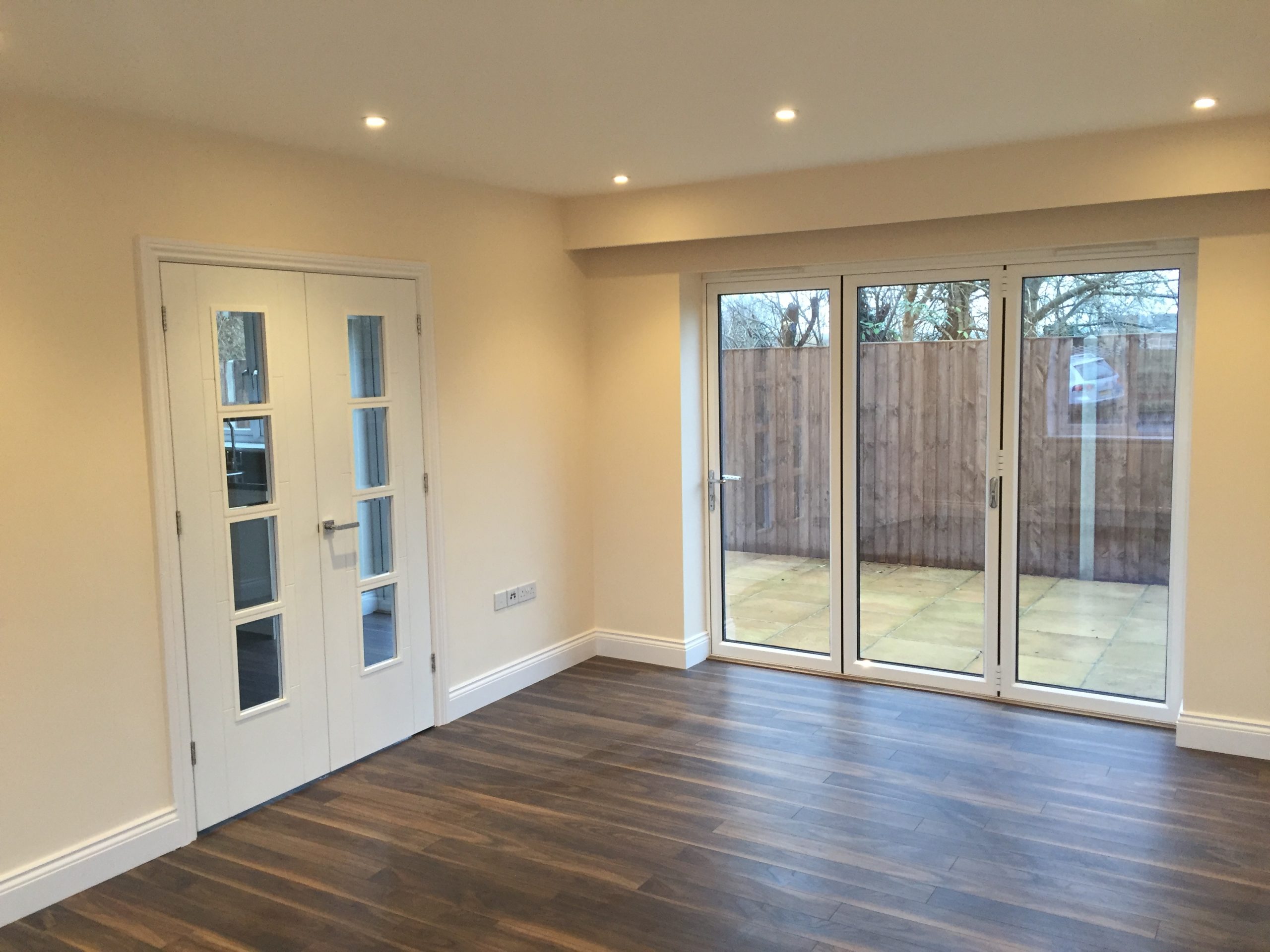 Ivaro Close-2
